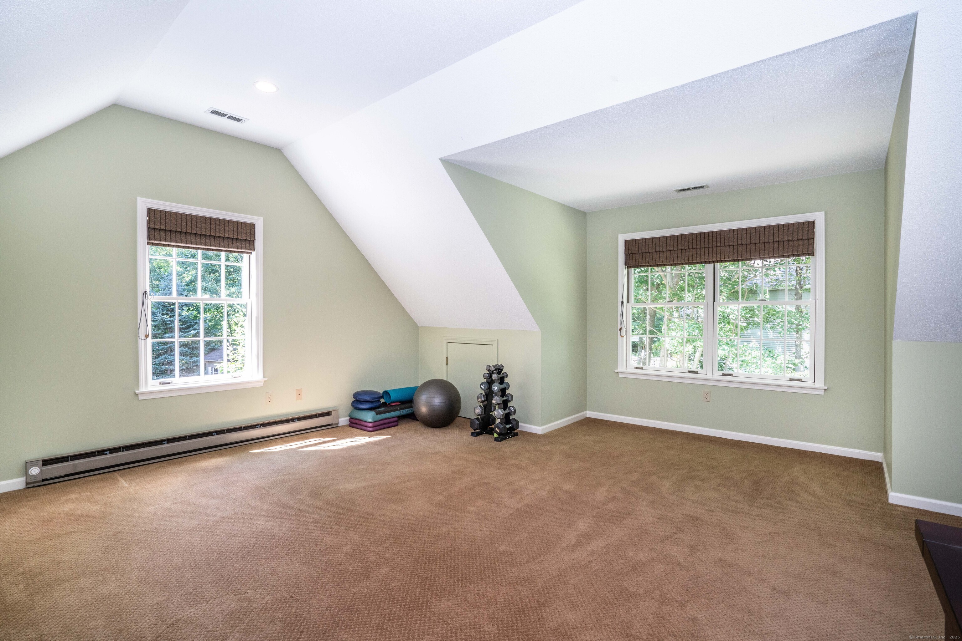 Glastonbury, Connecticut 06033, United States, 4 Bedrooms Bedrooms, ,3 BathroomsBathrooms,Residential,Pending,203258