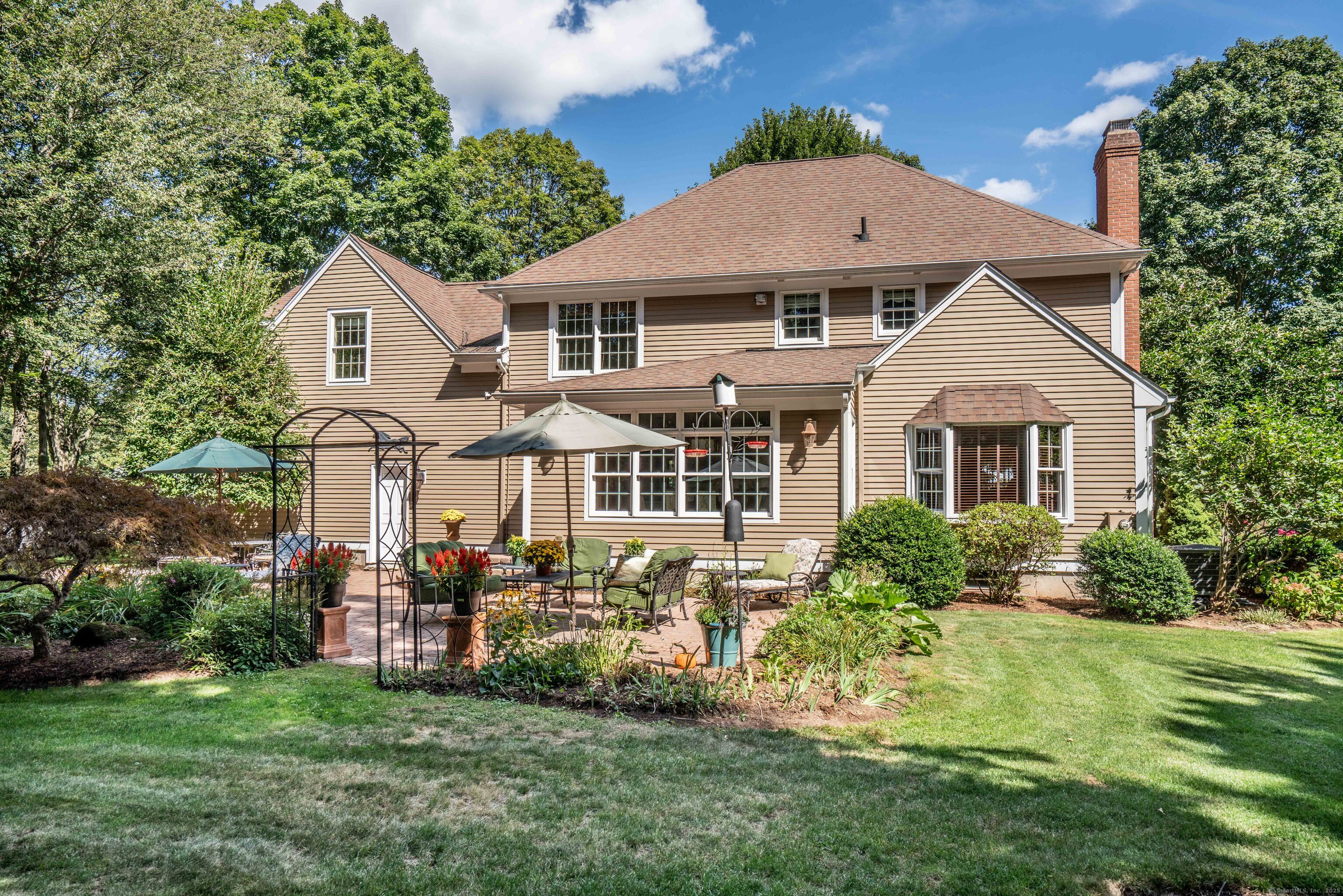 Glastonbury, Connecticut 06033, United States, 4 Bedrooms Bedrooms, ,3 BathroomsBathrooms,Residential,Pending,203258