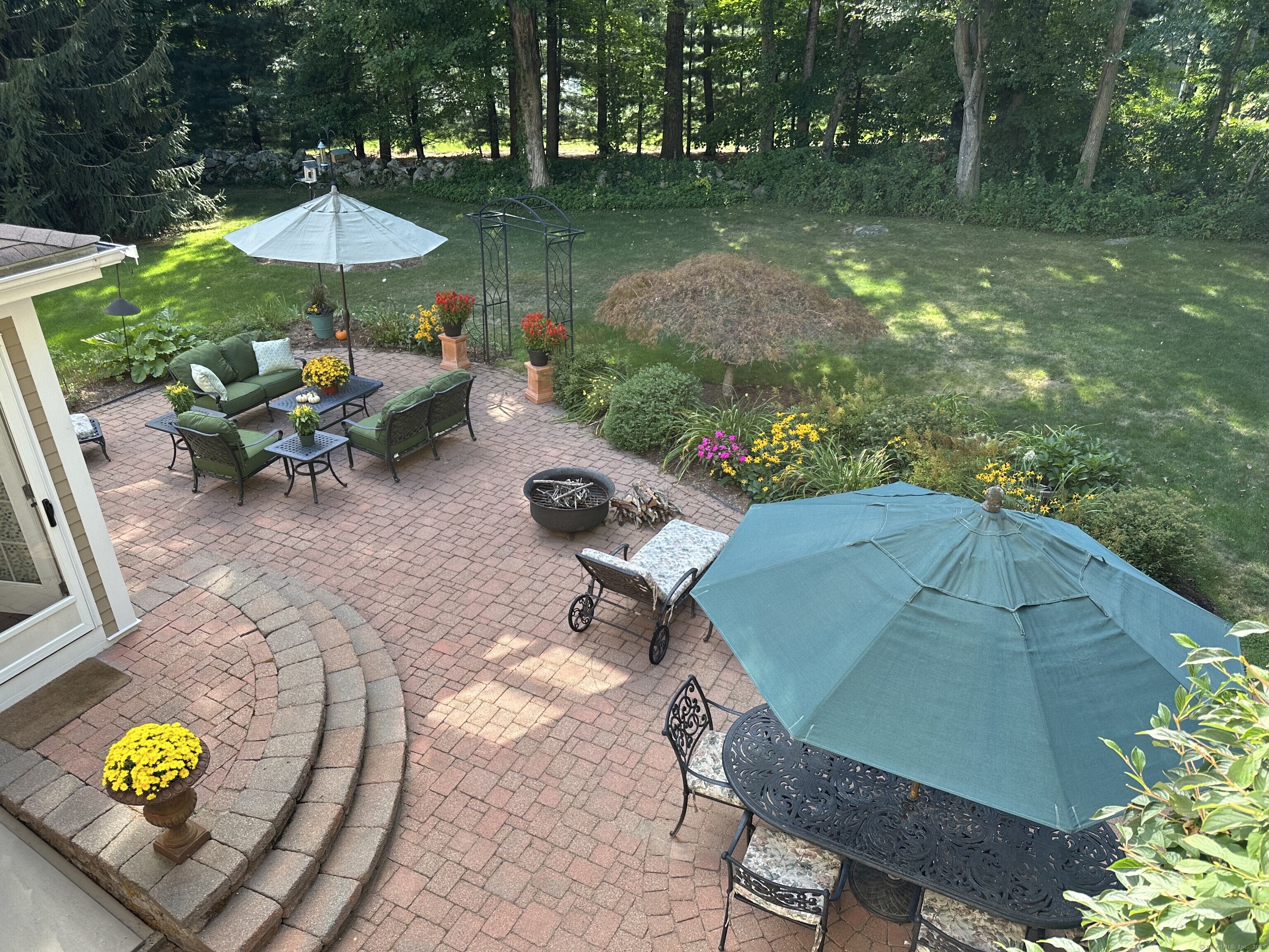 Glastonbury, Connecticut 06033, United States, 4 Bedrooms Bedrooms, ,3 BathroomsBathrooms,Residential,Pending,203258