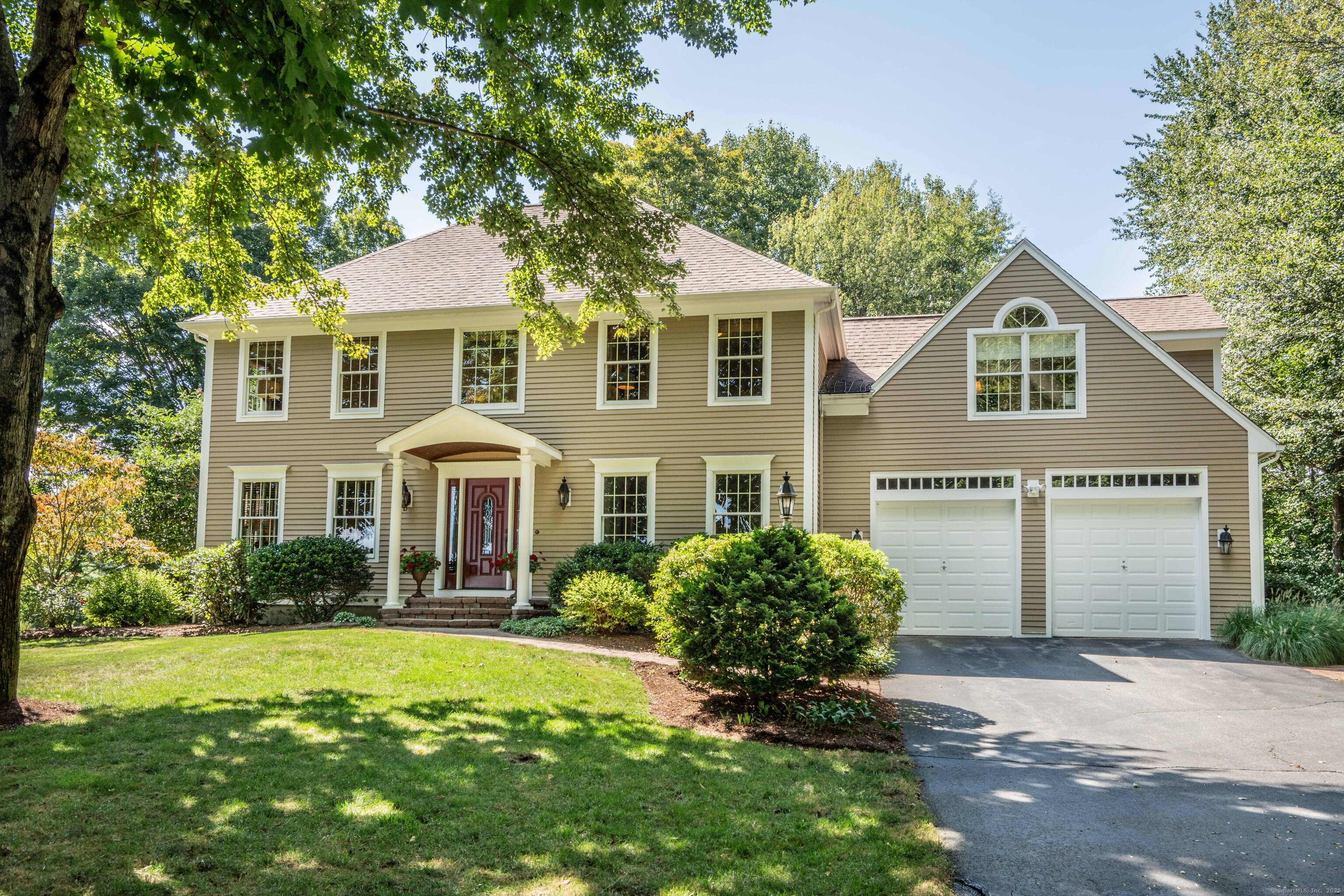 Glastonbury, Connecticut 06033, United States, 4 Bedrooms Bedrooms, ,3 BathroomsBathrooms,Residential,Pending,203258