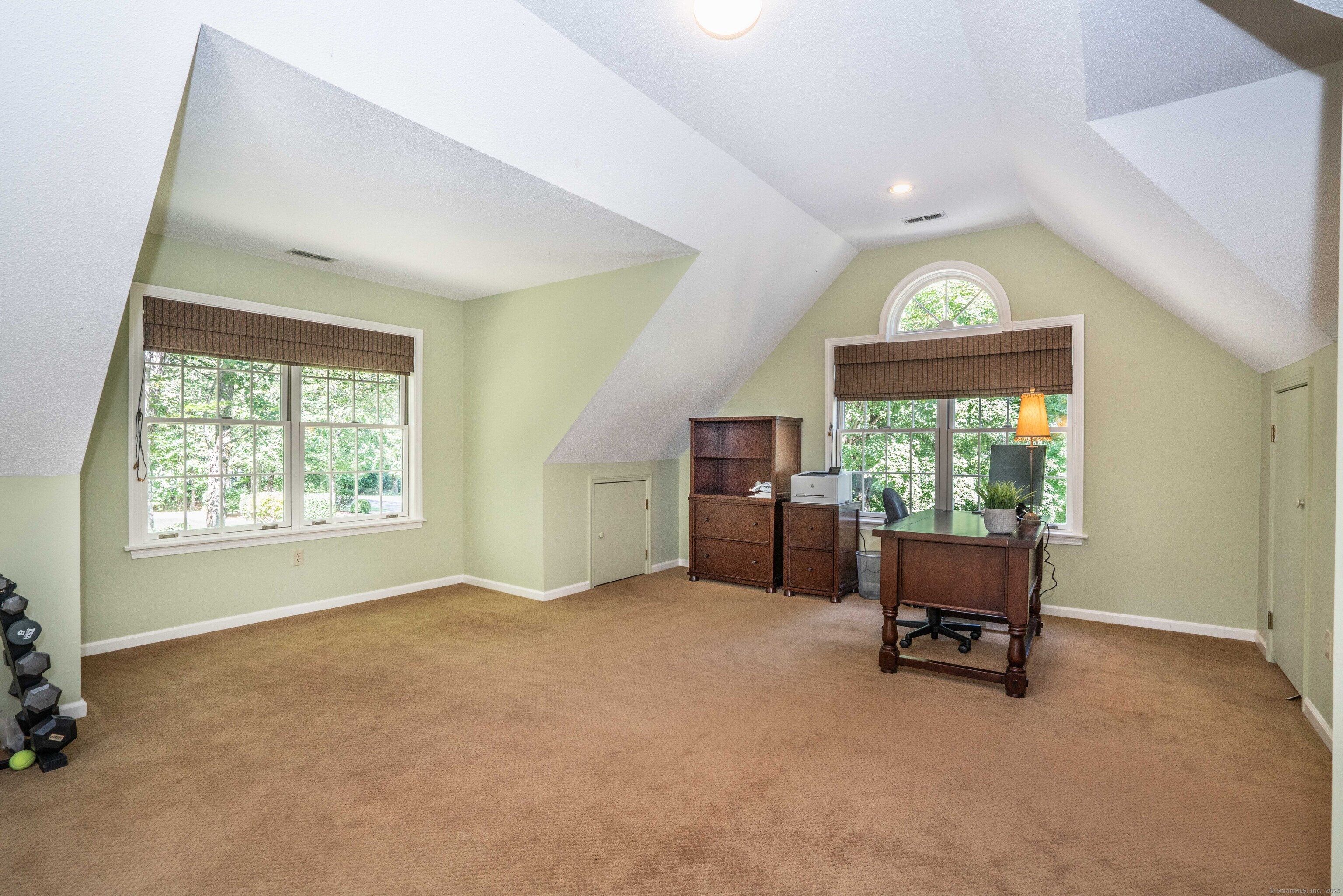 Glastonbury, Connecticut 06033, United States, 4 Bedrooms Bedrooms, ,3 BathroomsBathrooms,Residential,Pending,203258