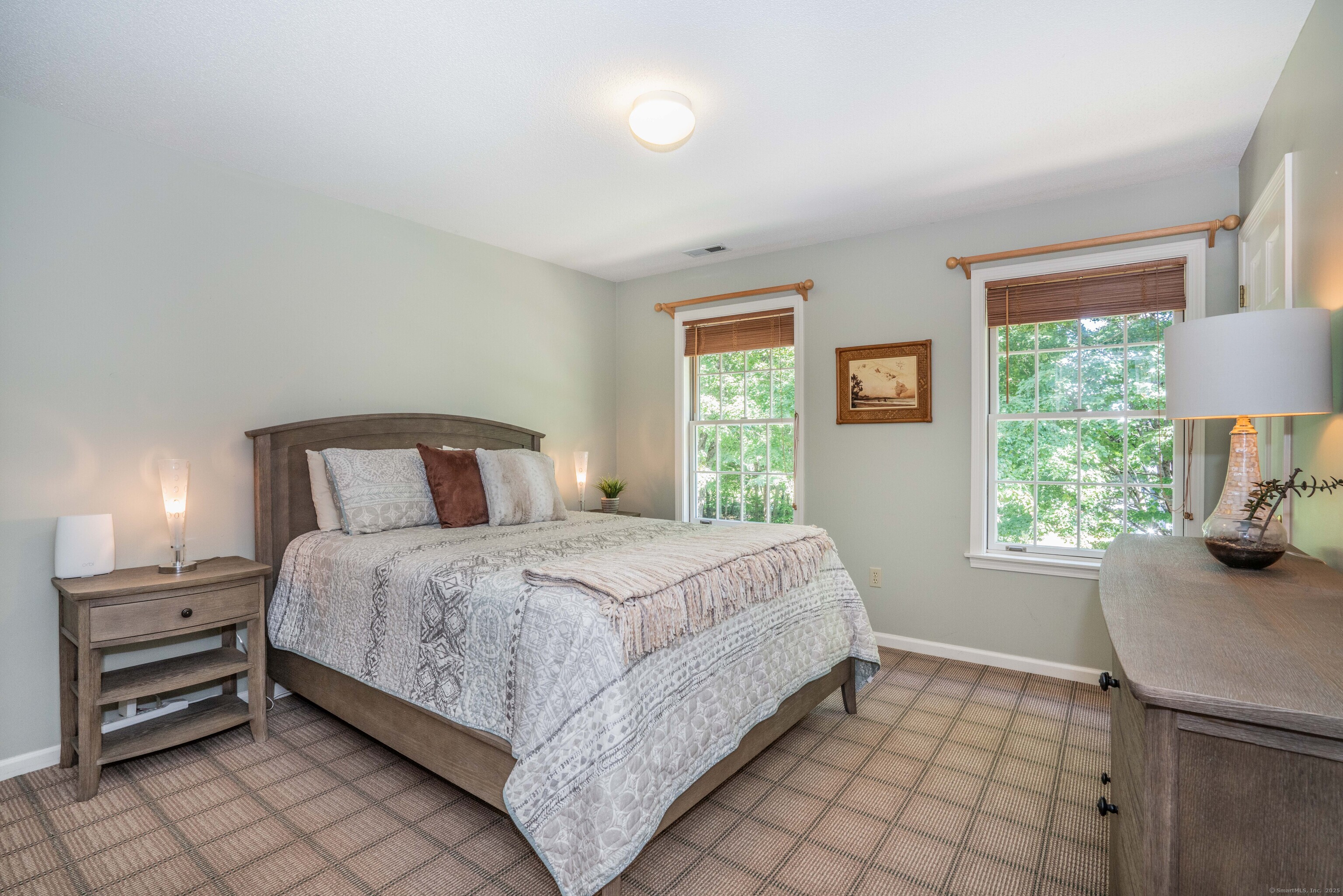 Glastonbury, Connecticut 06033, United States, 4 Bedrooms Bedrooms, ,3 BathroomsBathrooms,Residential,Pending,203258