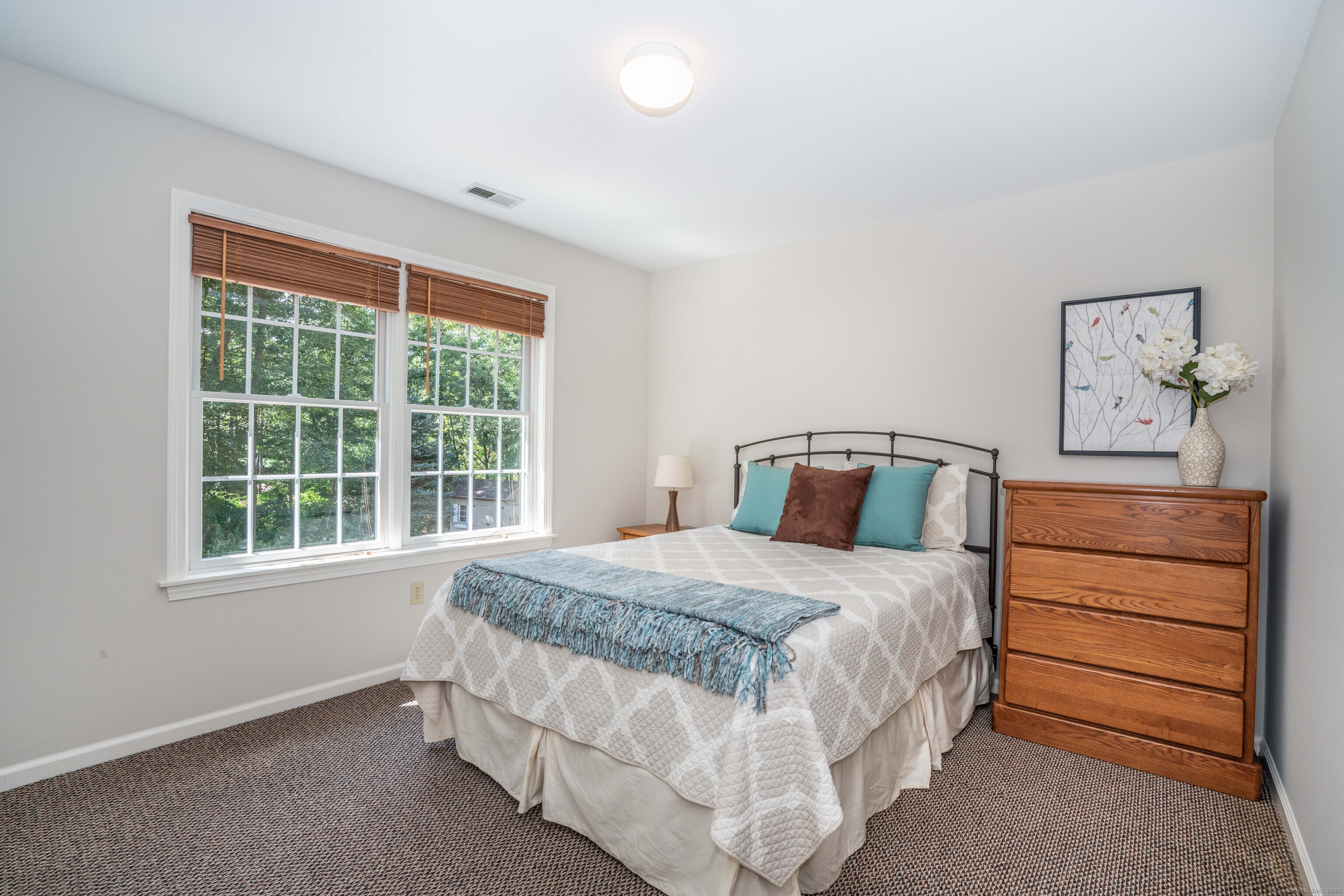 Glastonbury, Connecticut 06033, United States, 4 Bedrooms Bedrooms, ,3 BathroomsBathrooms,Residential,Pending,203258