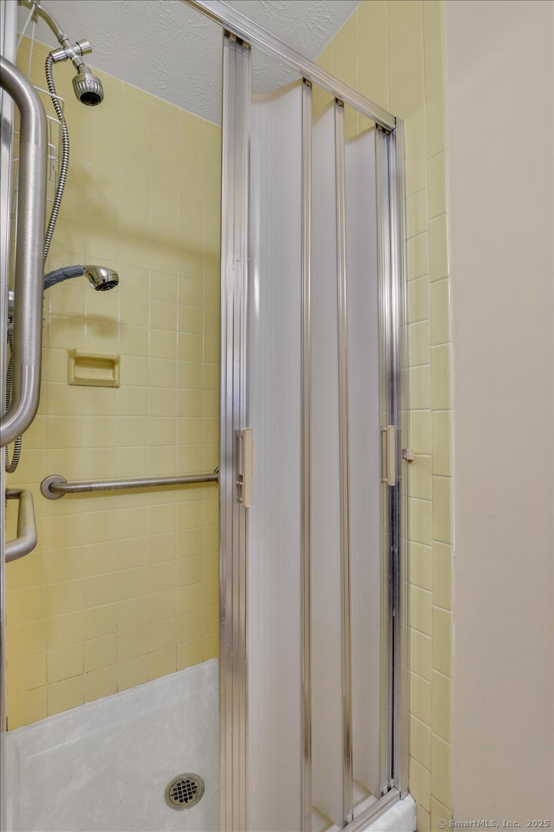 Windham, Connecticut 06226, United States, 4 Bedrooms Bedrooms, ,4 BathroomsBathrooms,Residential,Active,179094