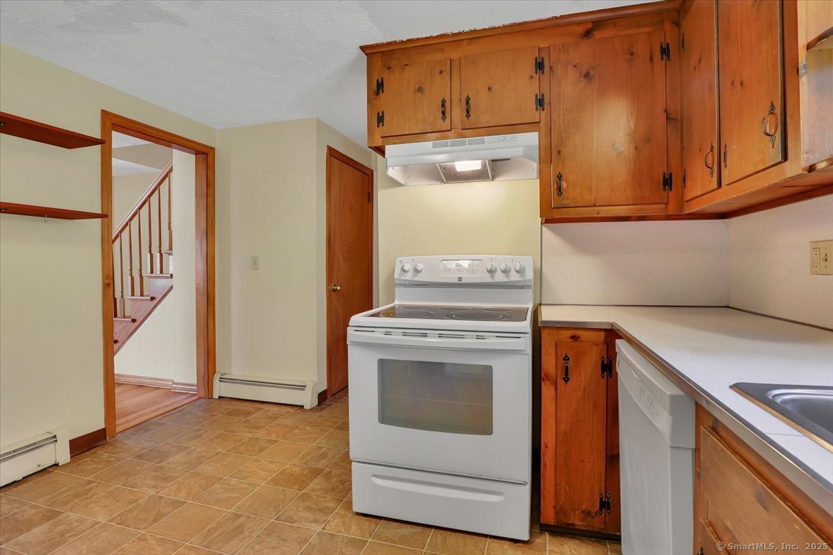 Windham, Connecticut 06226, United States, 4 Bedrooms Bedrooms, ,4 BathroomsBathrooms,Residential,Active,179094