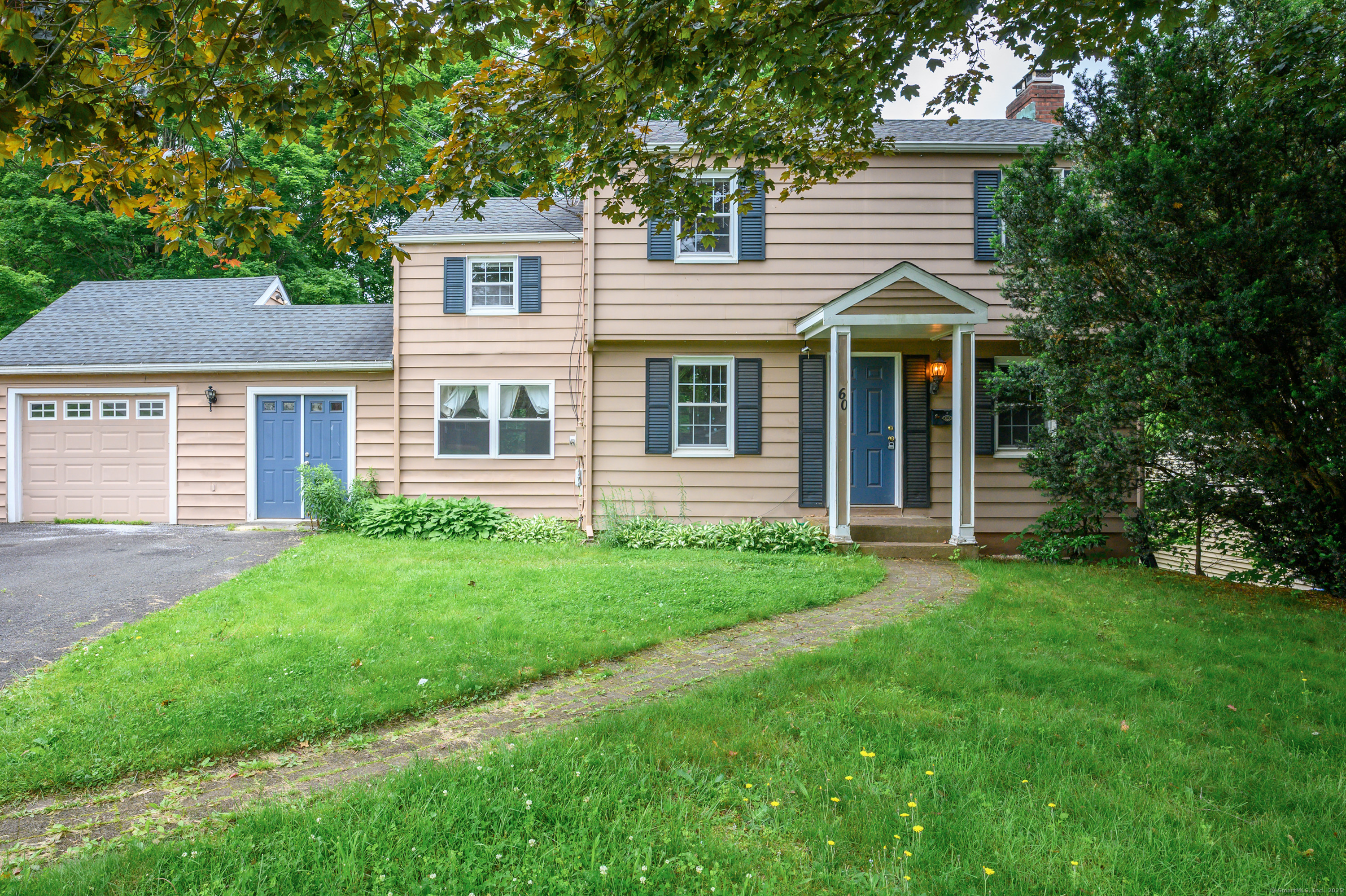 Old Mill Road, Middletown, Connecticut - 3 Bedrooms  
2 Bathrooms  
6 Rooms - 