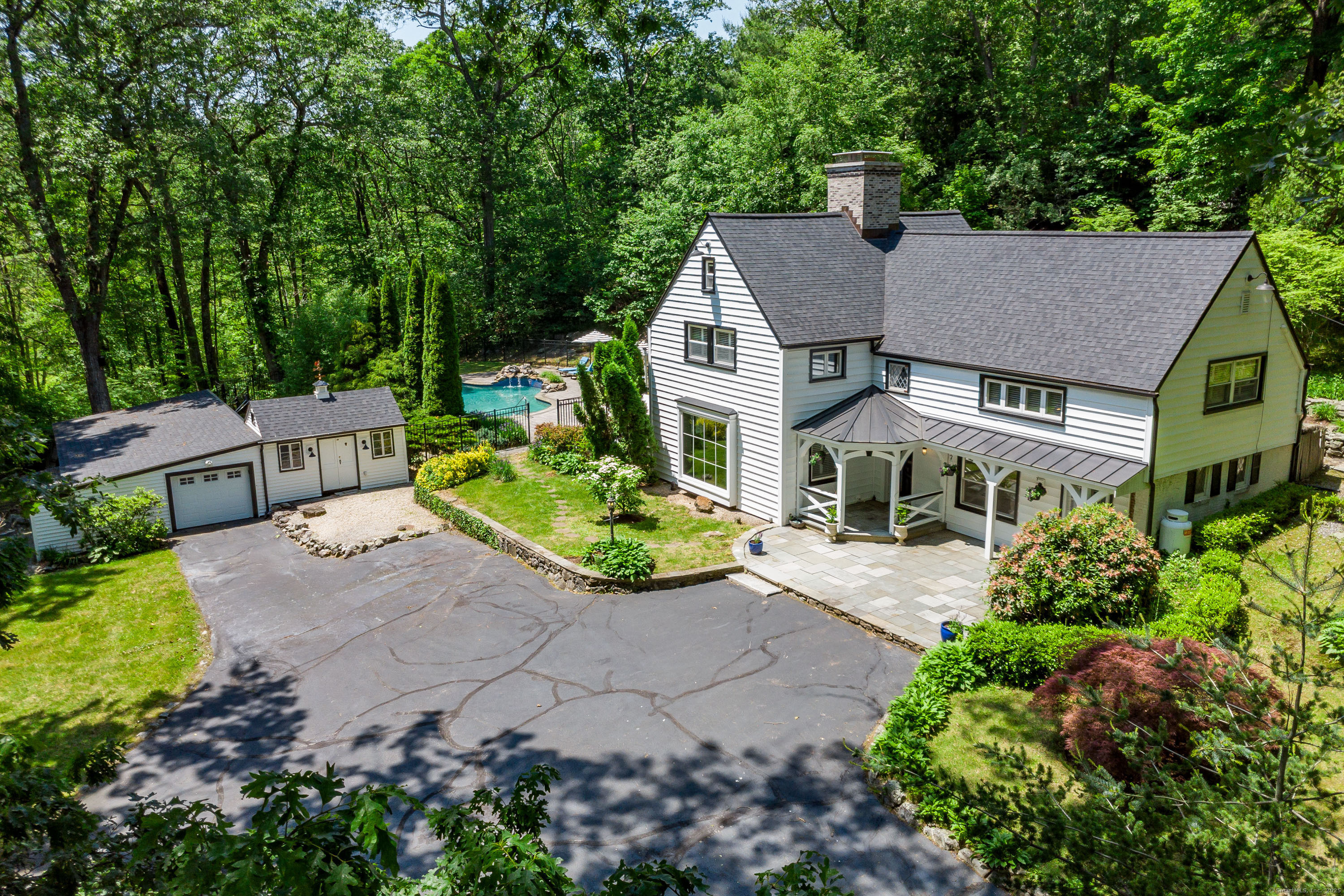 Rental Property at Crest Road, Middlebury, Connecticut - Bedrooms: 4 
Bathrooms: 4 
Rooms: 9  - $4,500 MO.