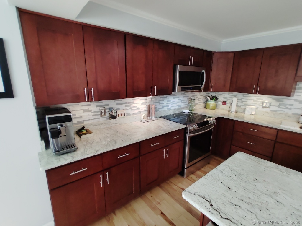 34 Eastview Terrace, Meriden, Connecticut image 4