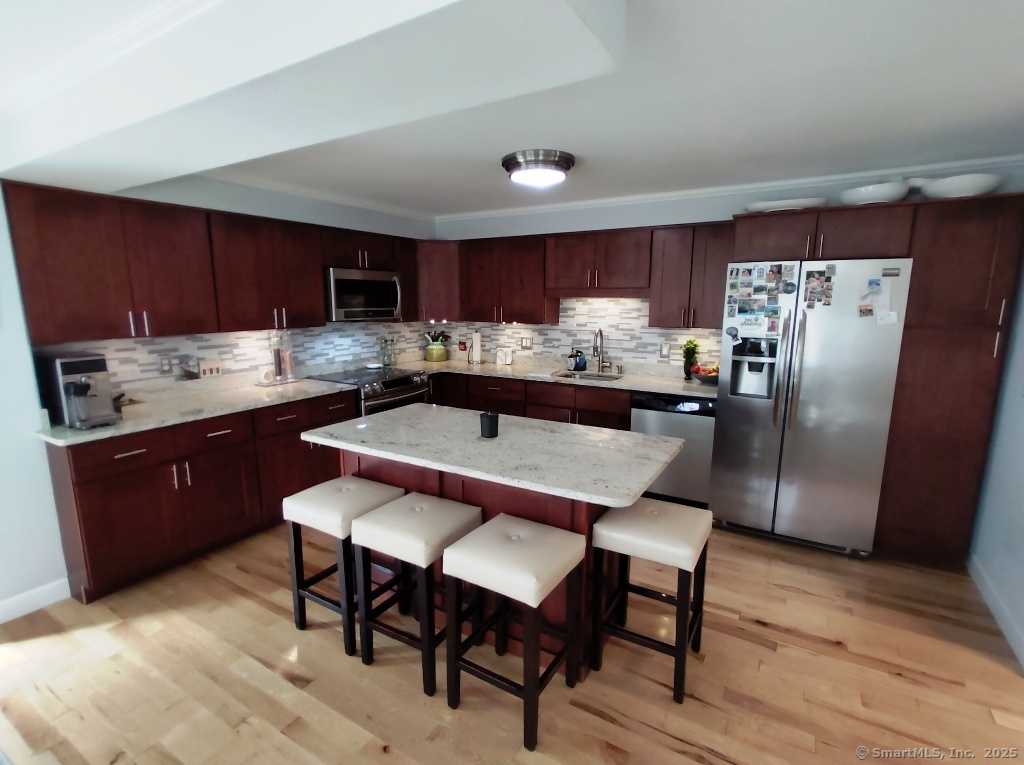 34 Eastview Terrace, Meriden, Connecticut image 2