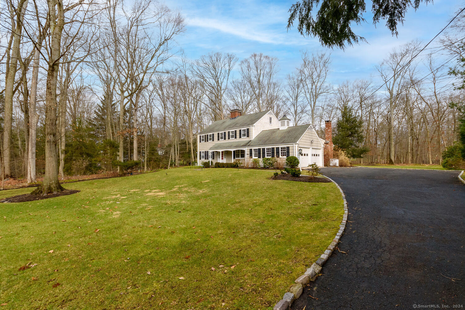 Timber Lane, Darien, Connecticut - 4 Bedrooms  
3 Bathrooms  
5 Rooms - 