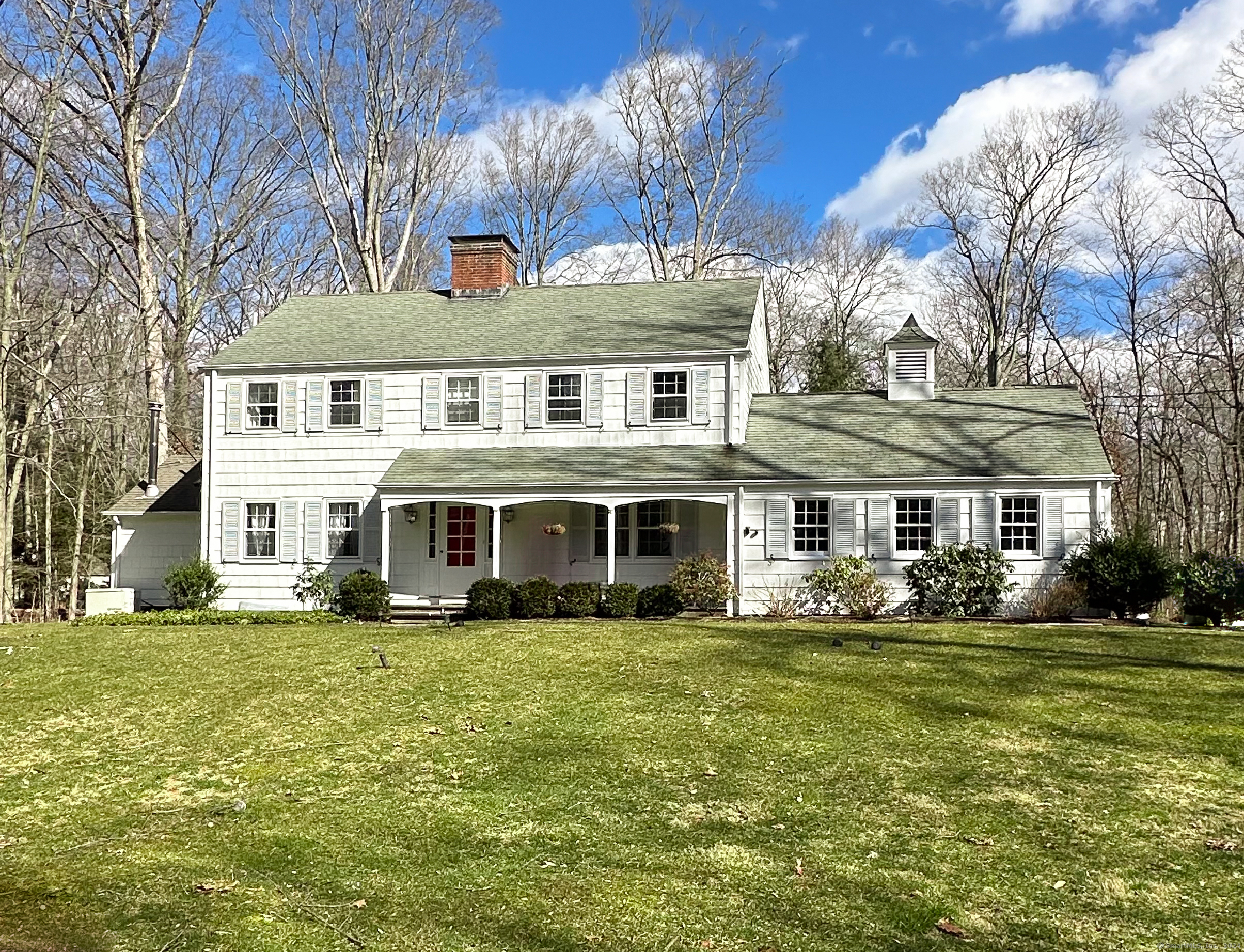 Timber Lane, Darien, Connecticut - 4 Bedrooms  
3 Bathrooms  
5 Rooms - 