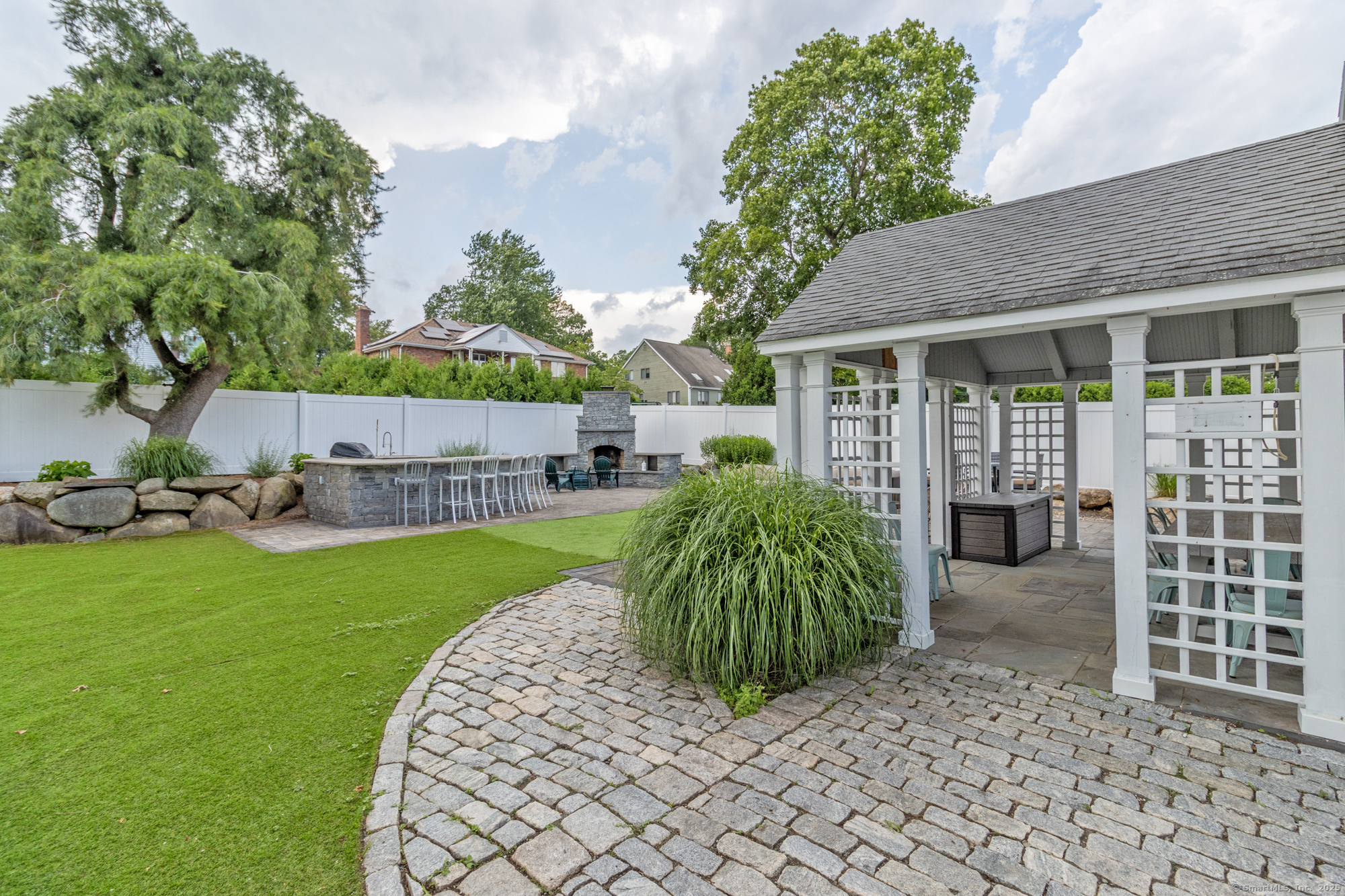 423 Ridge Road