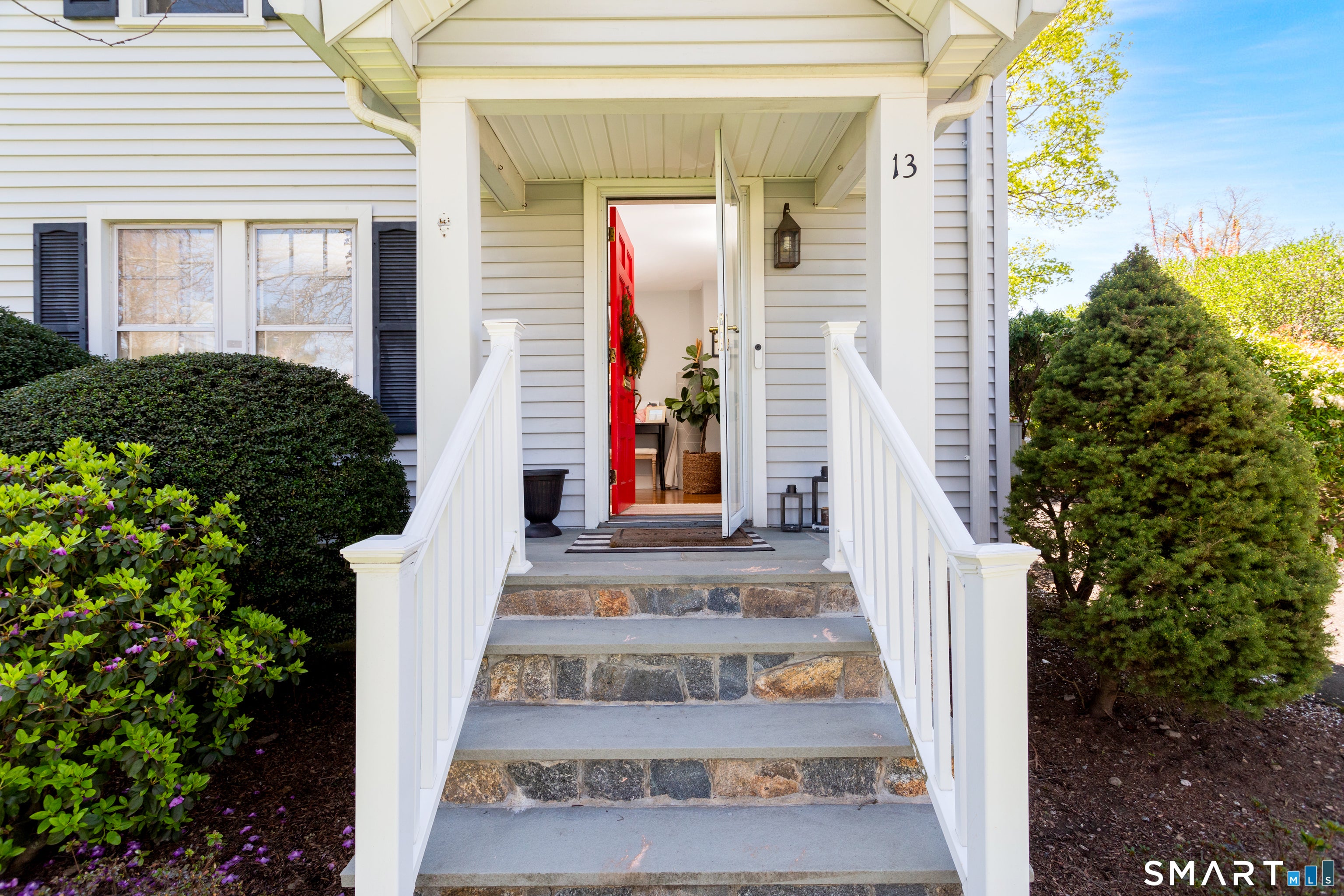13 Ledge Lane