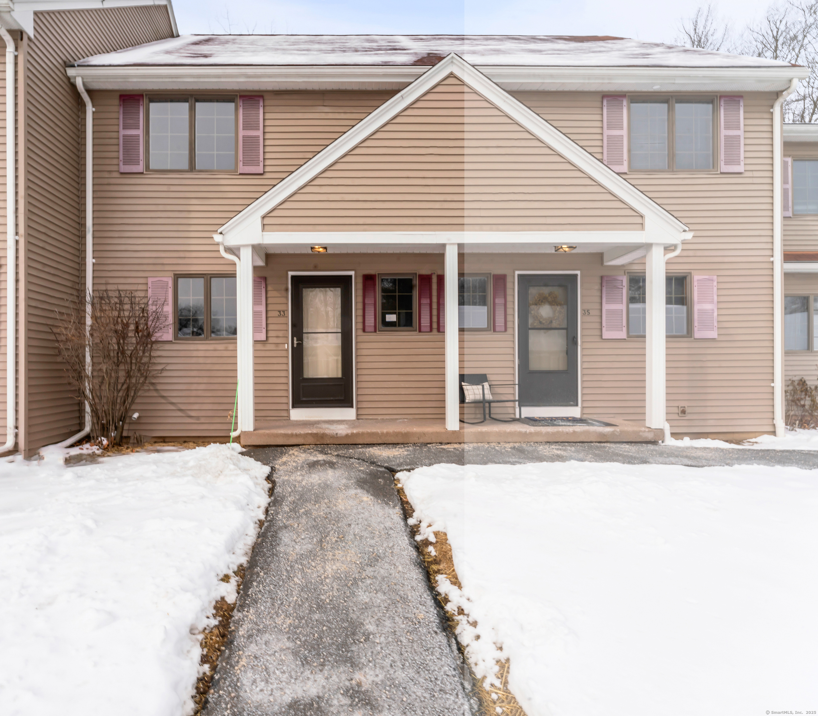 Photo 1 of Pheasant Court 33, Windsor Locks, Connecticut, $299,990, Web #: 24073956