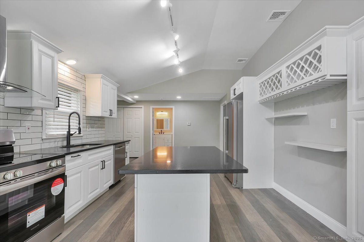 1813 Peck Lane, Cheshire, Connecticut image 17