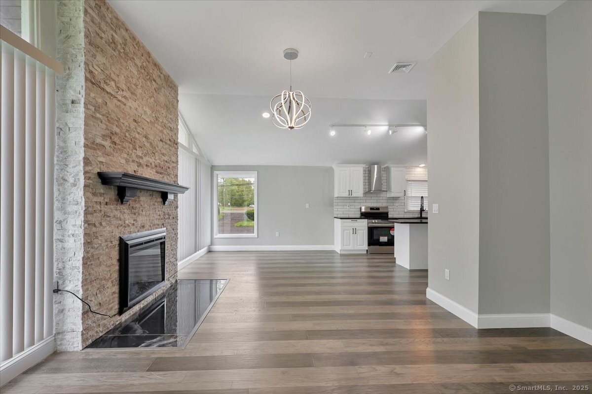 1813 Peck Lane, Cheshire, Connecticut image 9