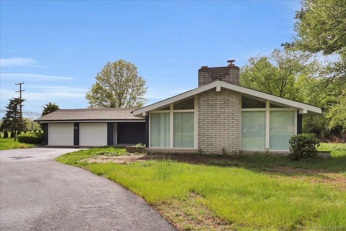 1813 Peck Lane, Cheshire, Connecticut image 1
