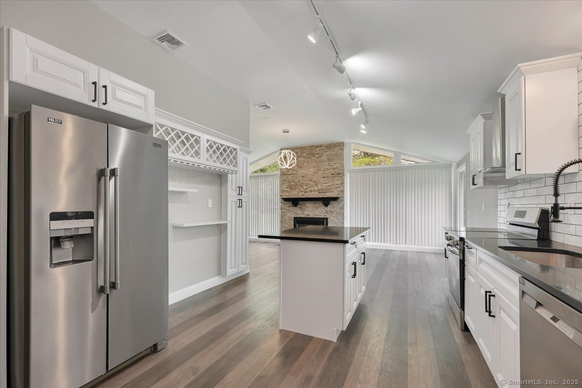 1813 Peck Lane, Cheshire, Connecticut image 13