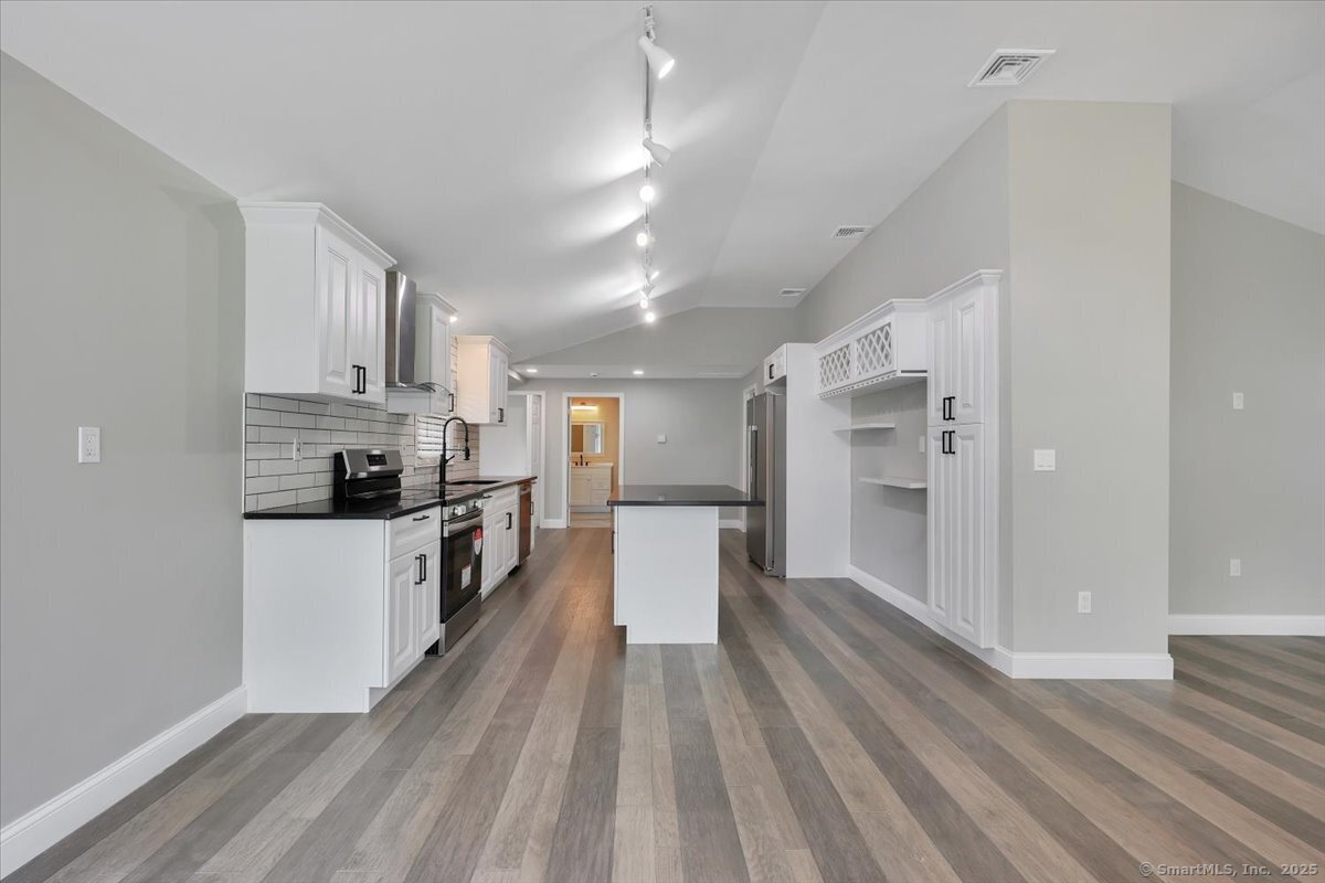 1813 Peck Lane, Cheshire, Connecticut image 11