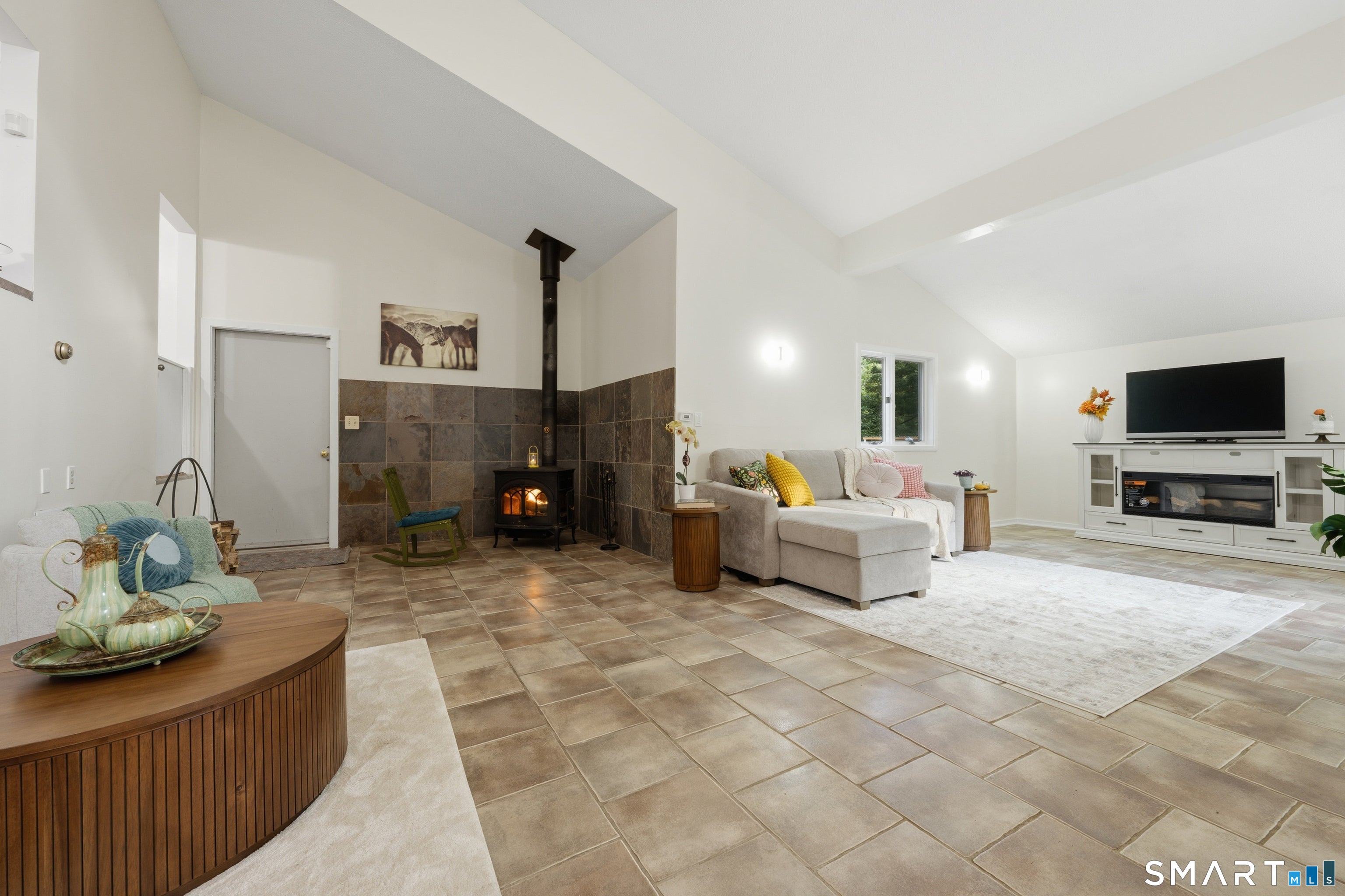 850 Litchfield Turnpike