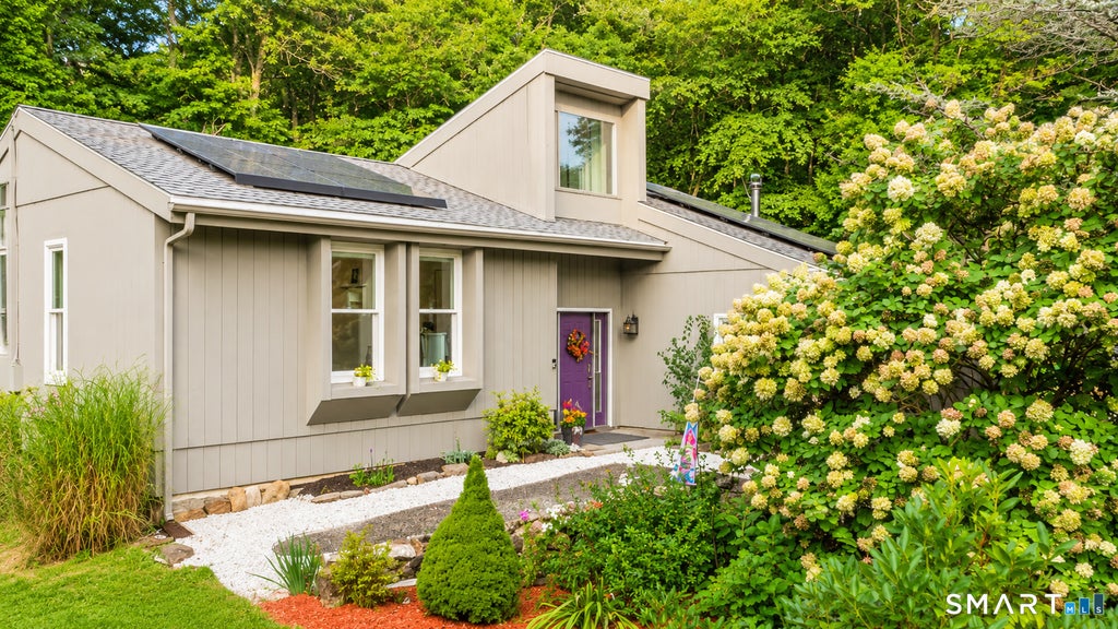 Photo of 850 Litchfield Turnpike, Bethany, CT 06524 (MLS # 24204646)