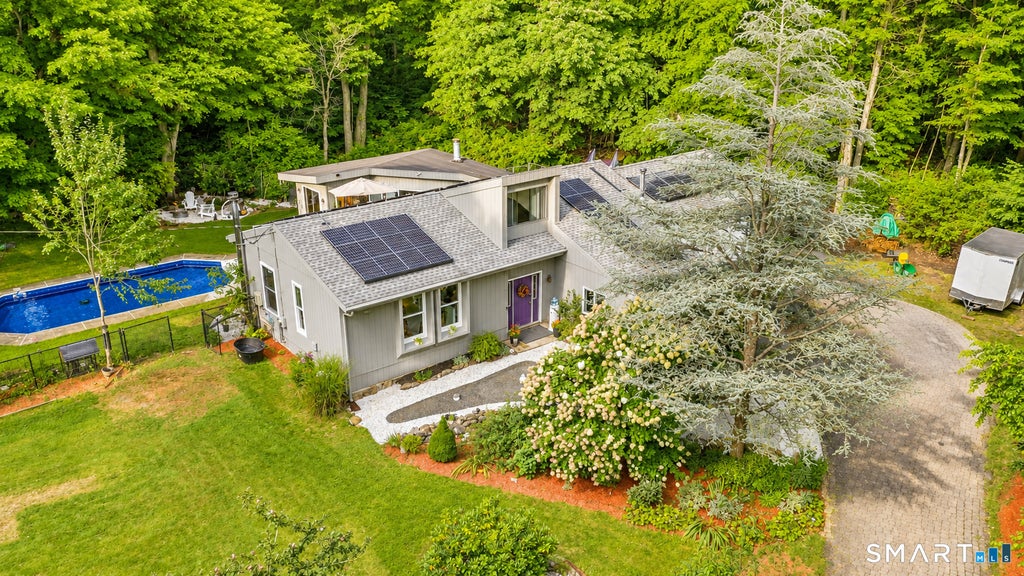 Photo of 850 Litchfield Turnpike, Bethany, CT 06524 (MLS # 24204646)