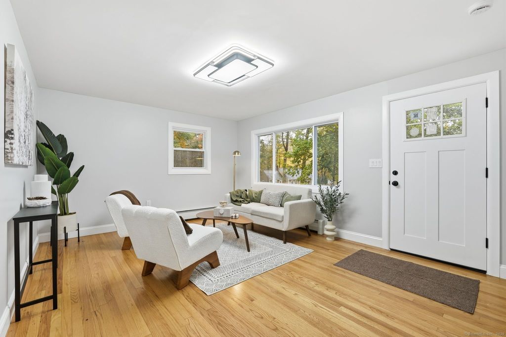 Photo of 4 Hemlock Circle, Somers, CT 06071 (MLS # 24134953)