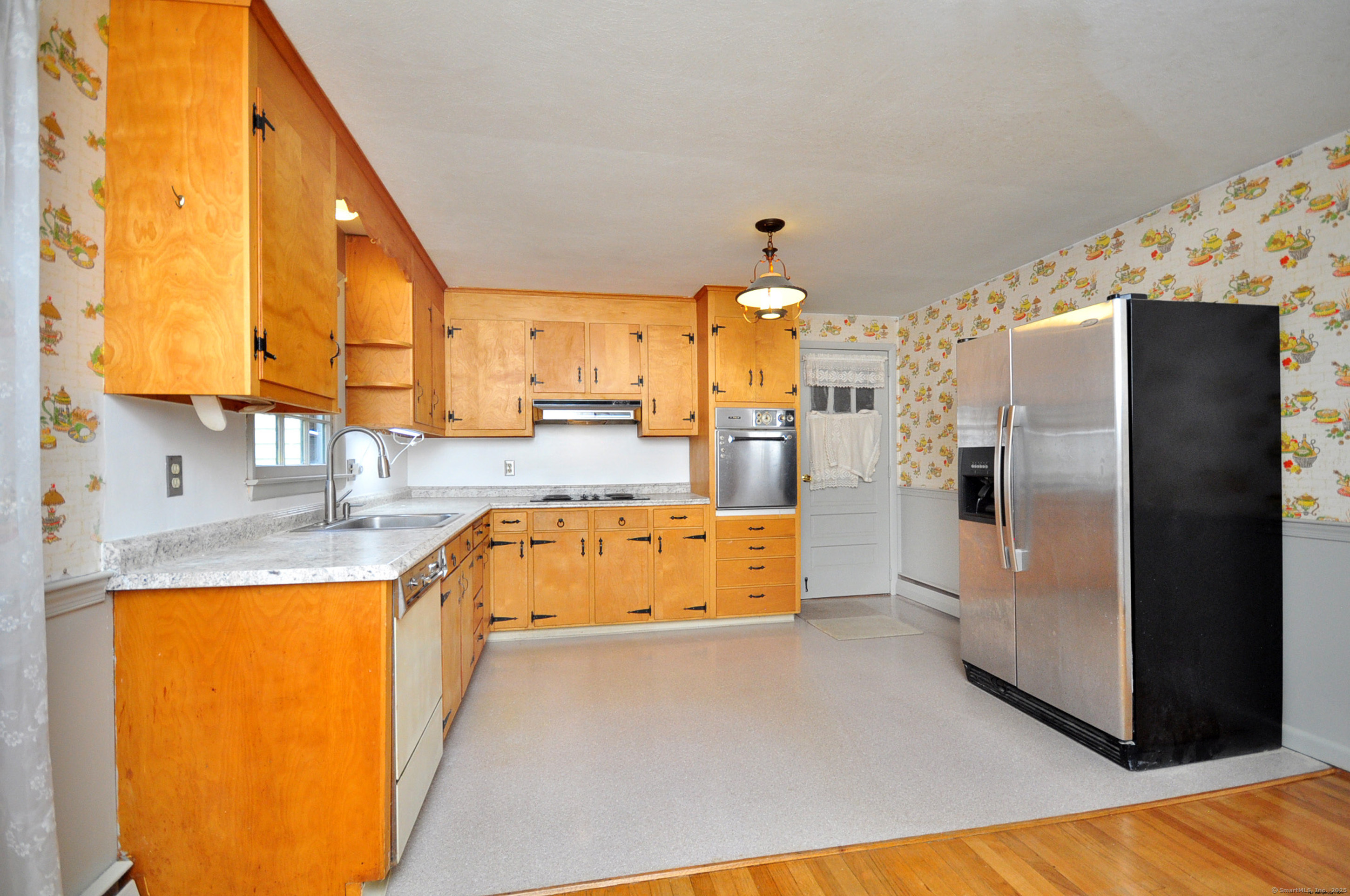 393 W Mountain Road, Simsbury, Connecticut image 8