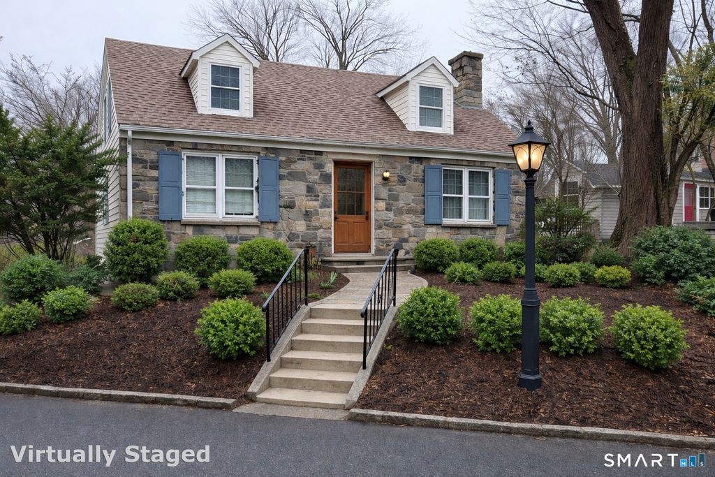 Photo of 10 Maple Drive, Greenwich, CT 06870 (MLS # 24163995)