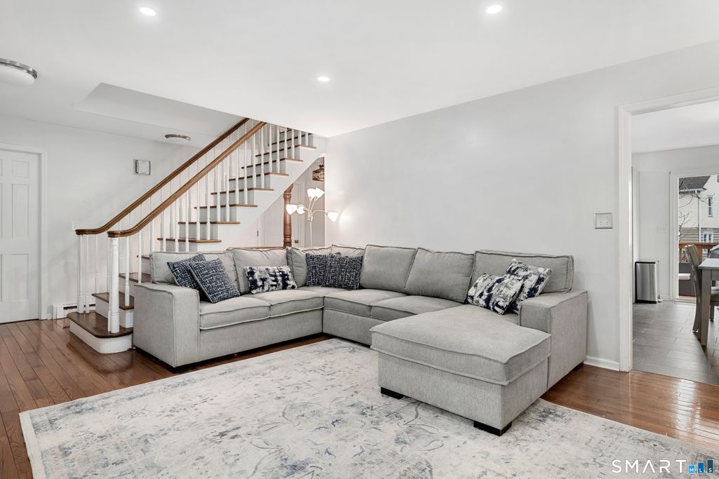 Photo of 10 Maple Drive, Greenwich, CT 06870 (MLS # 24163995)