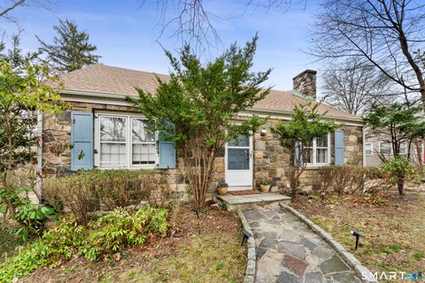 Photo of 10 Maple Drive, Greenwich, CT 06870 (MLS # 24163995)