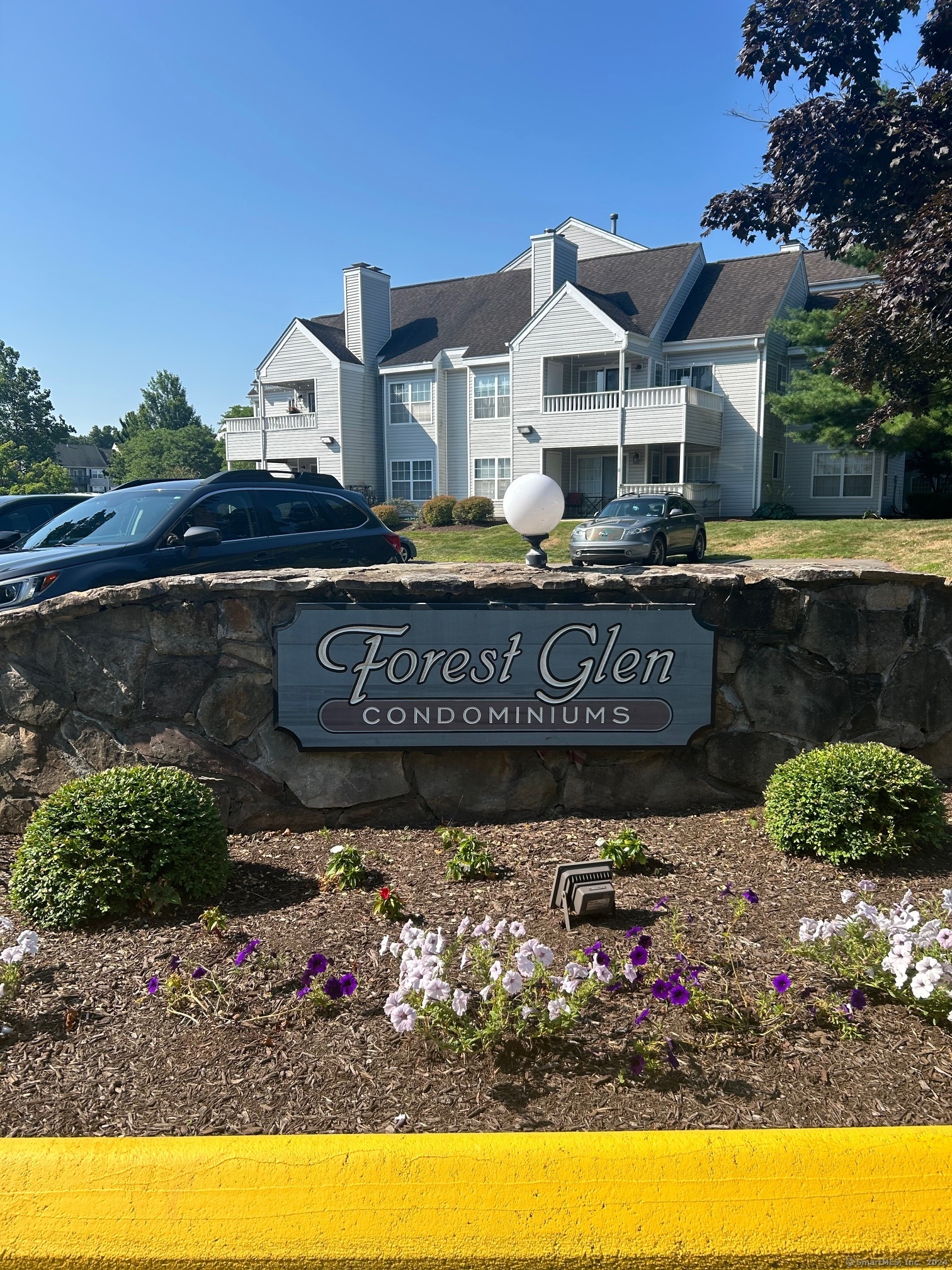Rental Property at 120 Forest Glen Circle 1-20, Middletown, Connecticut - Bedrooms: 2 
Bathrooms: 2 
Rooms: 4  - $1,900 MO.
