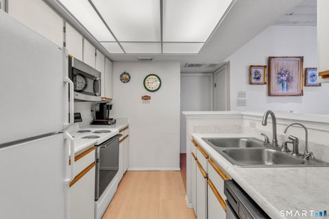 Tiny photo for 91 Crown Knoll Court #124, Groton, CT 06340 (MLS # 24171330)