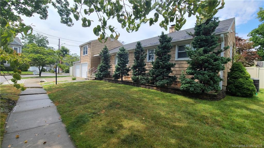 Rental Property at 50 Geneva Terrace, Fairfield, Connecticut - Bedrooms: 4 
Bathrooms: 2 
Rooms: 6  - $9,000 MO.