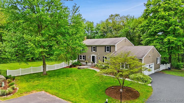 Property for Sale at Roscrea Place, Weston, Connecticut - Bedrooms: 4 
Bathrooms: 5 
Rooms: 9  - $1,200,000
