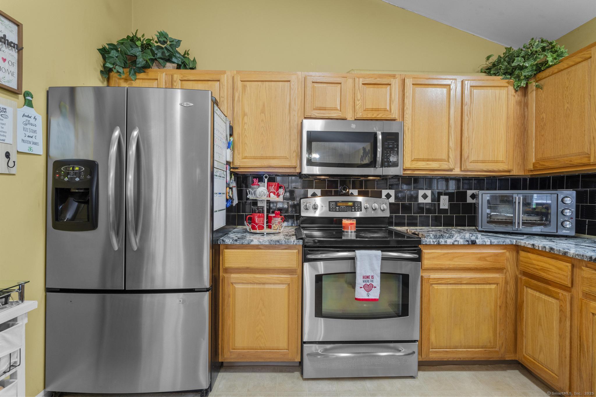 240 Hauser Street, Waterbury, Connecticut image 8