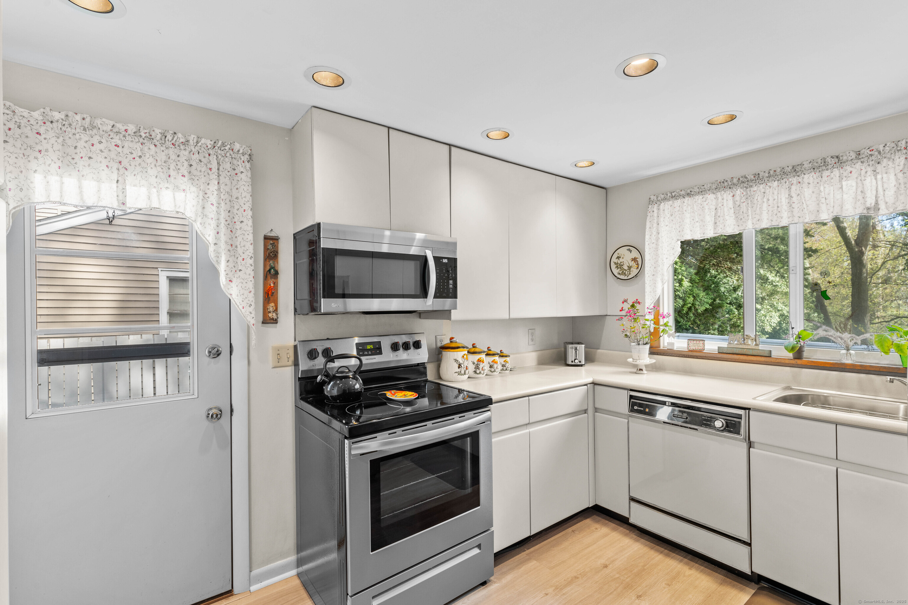 115 Chestnut Hill Road, Groton, Connecticut image 13