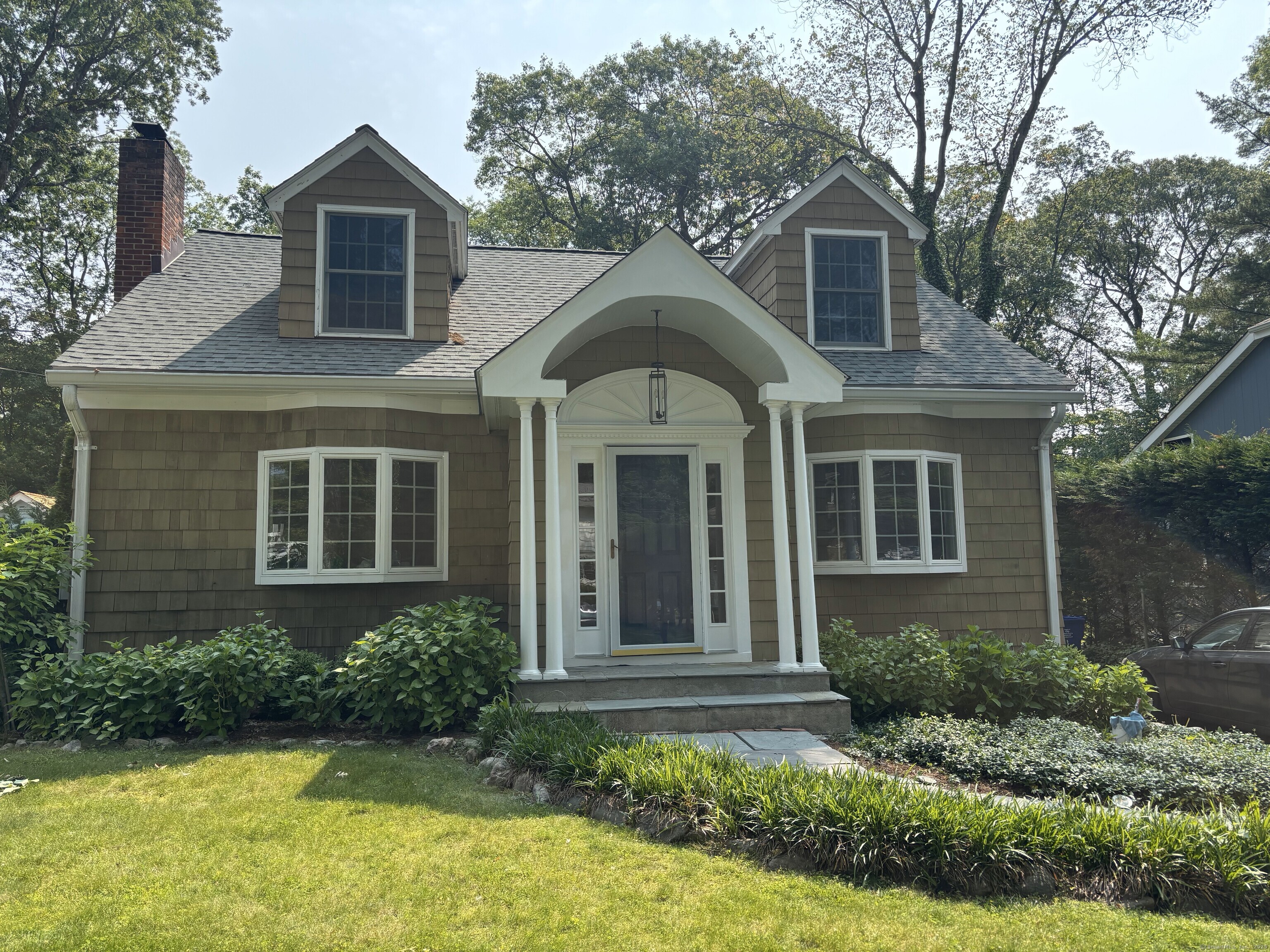 Property for Sale at Edgerton Street, Darien, Connecticut - Bedrooms: 3 
Bathrooms: 3 
Rooms: 7  - $1,295,000