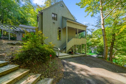 817 Lake Drive Guilford CT 06437