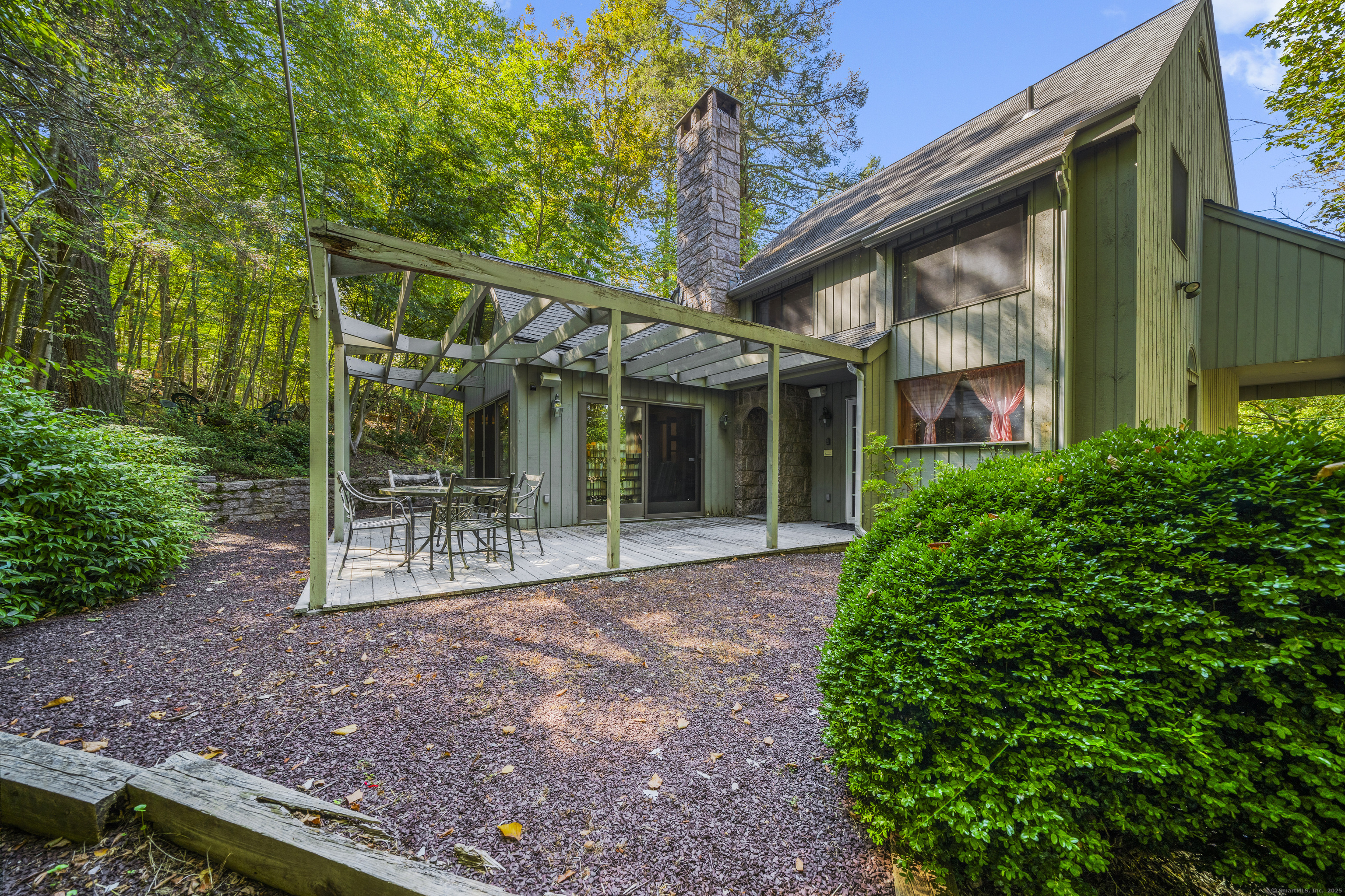 817 Lake Drive