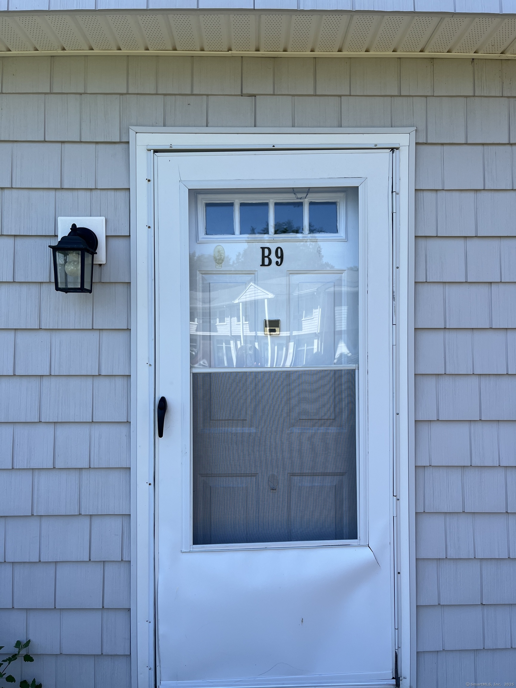 25 Riverside Drive B9