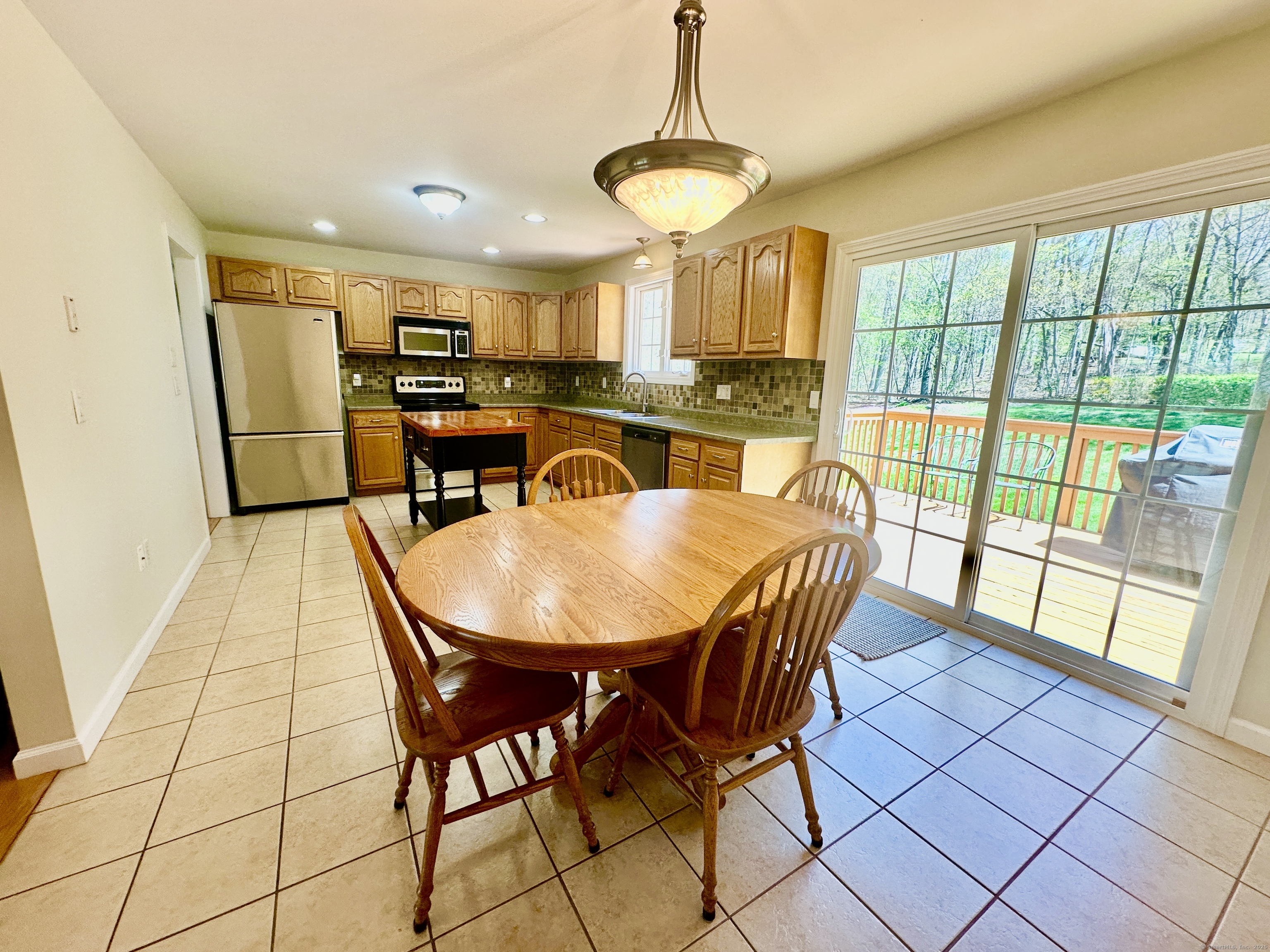 27 Fieldstone Terrace, Naugatuck, Connecticut image 9