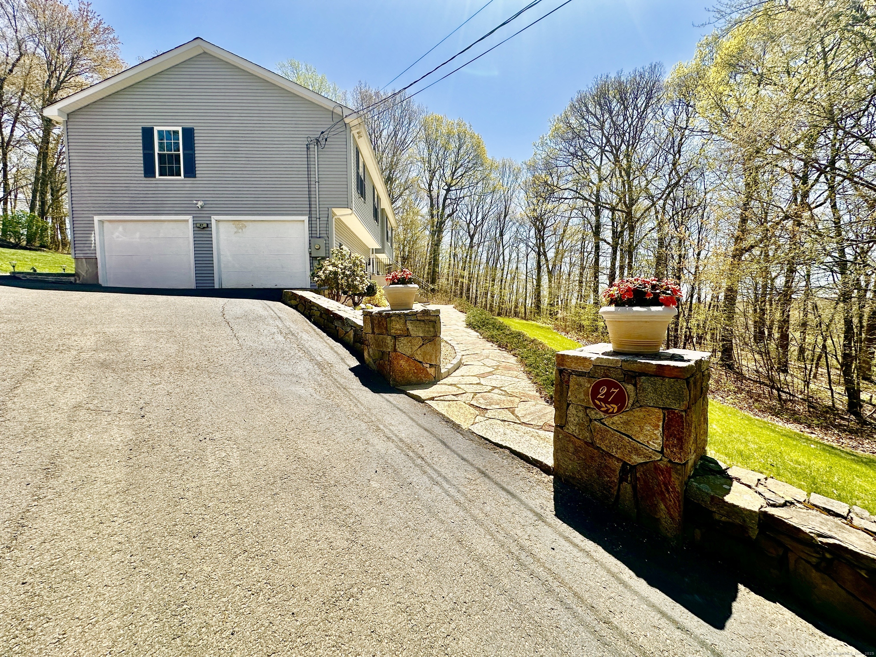 27 Fieldstone Terrace, Naugatuck, Connecticut image 2