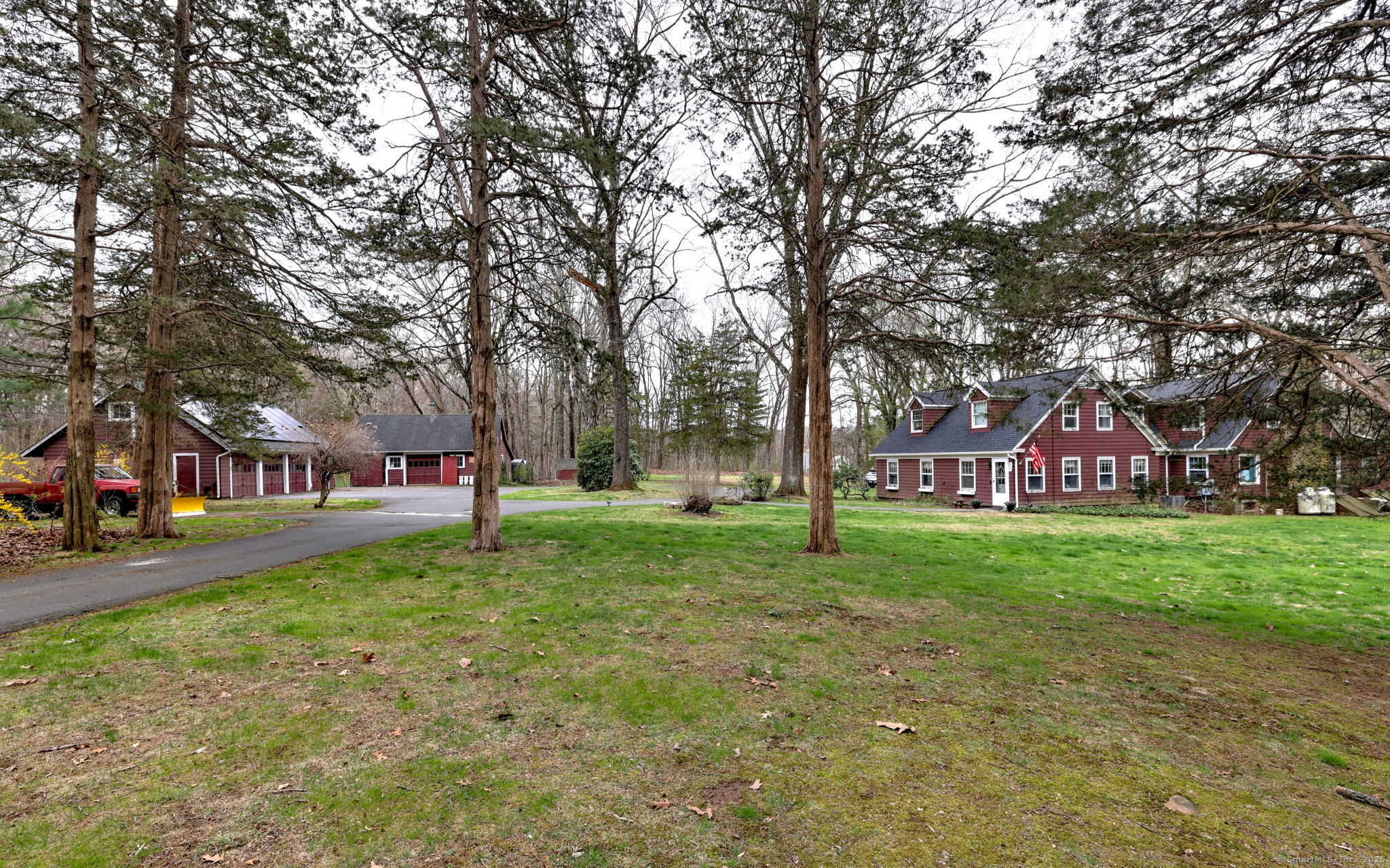 E Johnson Avenue, Cheshire, Connecticut - 5 Bedrooms  
5 Bathrooms  
14 Rooms - 