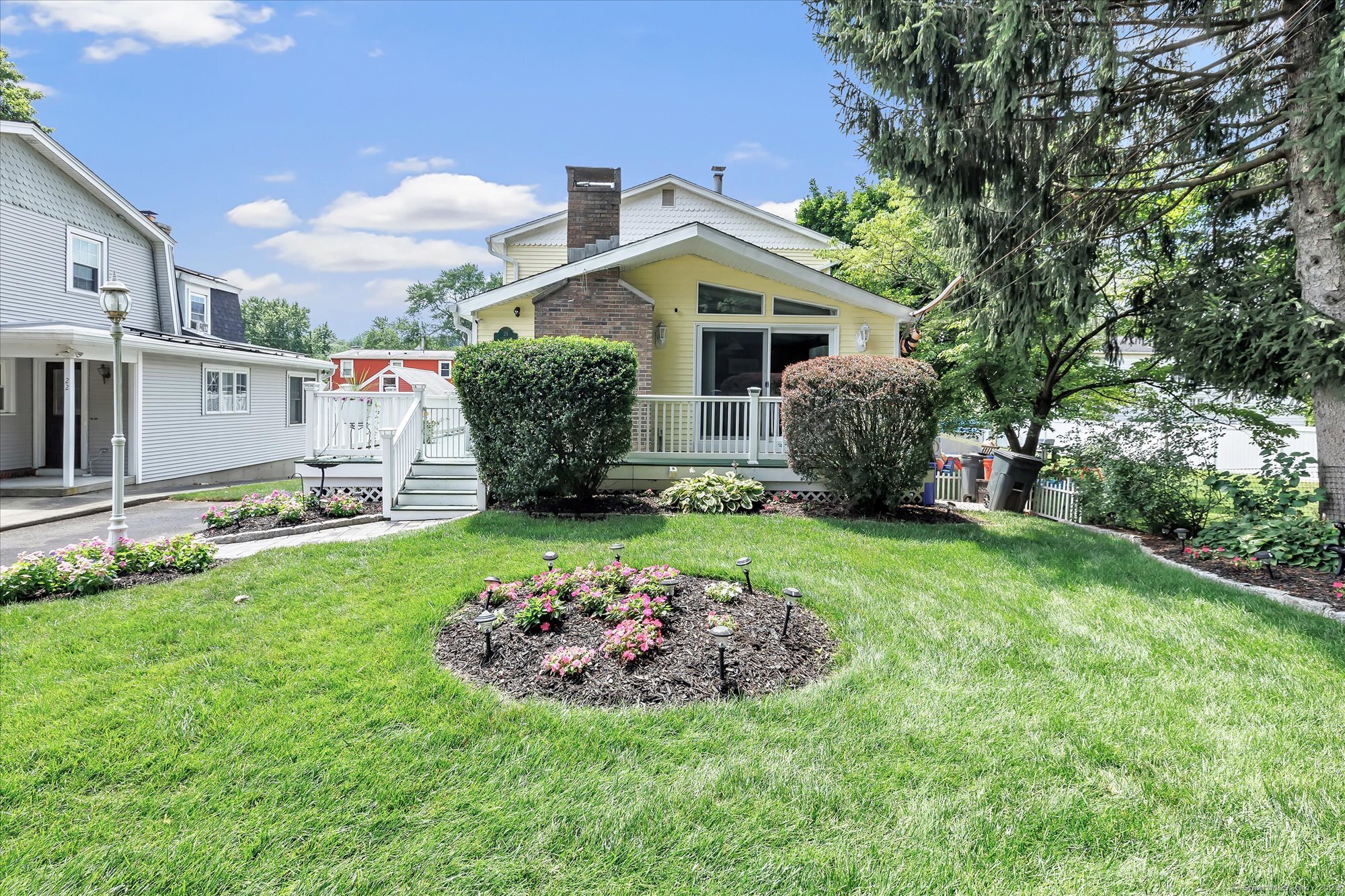 24 Grove Avenue