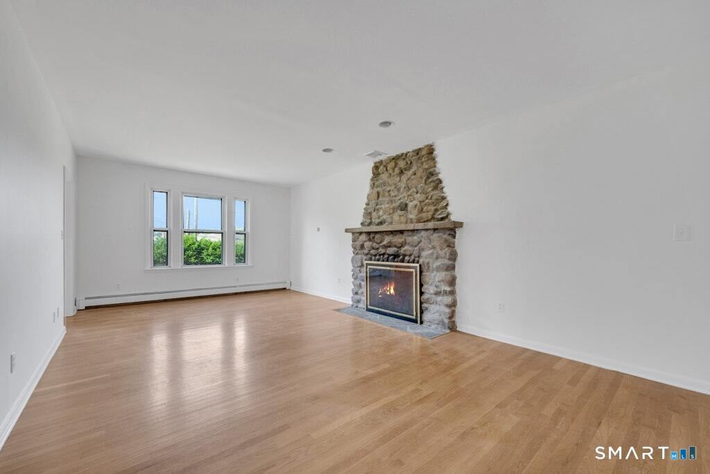 2743 Boston Post Road