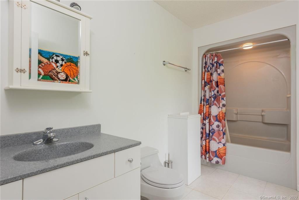 Colchester, Connecticut 06415, United States, 5 Bedrooms Bedrooms, ,4 BathroomsBathrooms,Residential,Active,226693