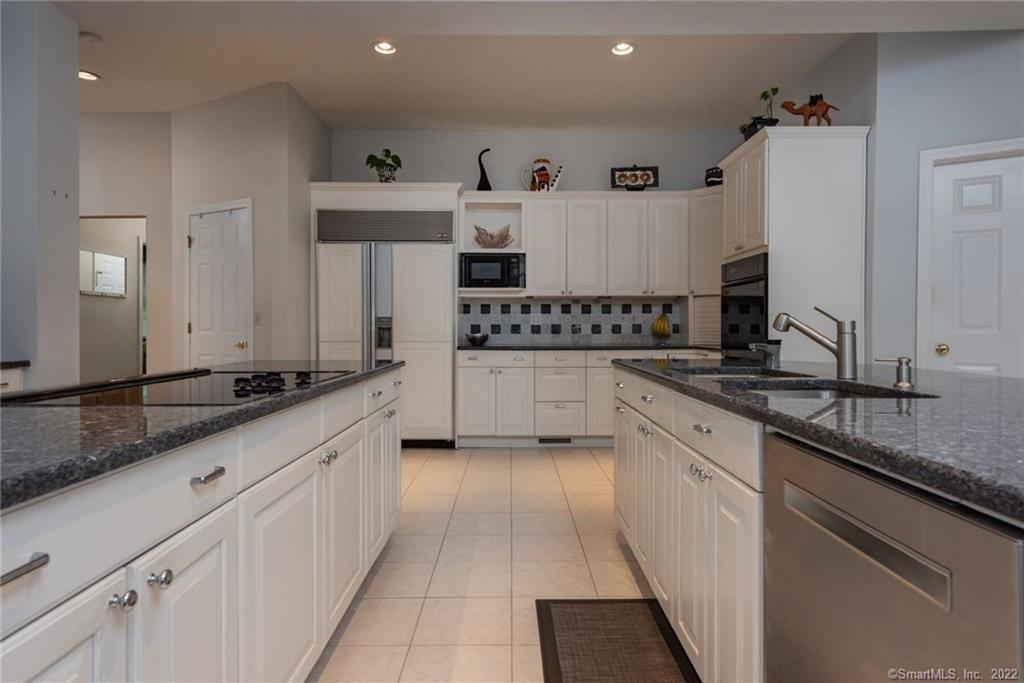 Colchester, Connecticut 06415, United States, 5 Bedrooms Bedrooms, ,4 BathroomsBathrooms,Residential,Active,226693