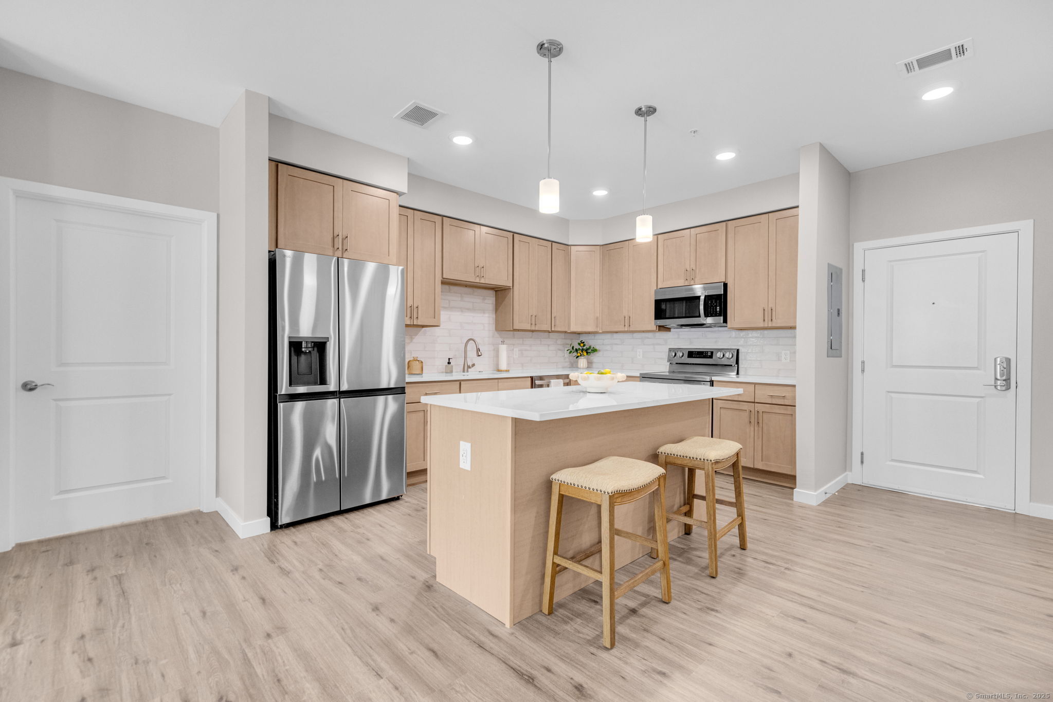 Berlin, Connecticut 06037, United States, 2 Bedrooms Bedrooms, ,2 BathroomsBathrooms,Residential,Active,236395