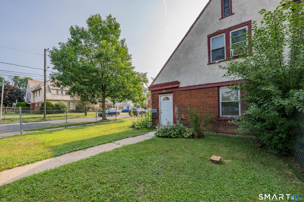 Photo of 250 Hillside Avenue, Hartford, CT 06106 (MLS # 24194290)
